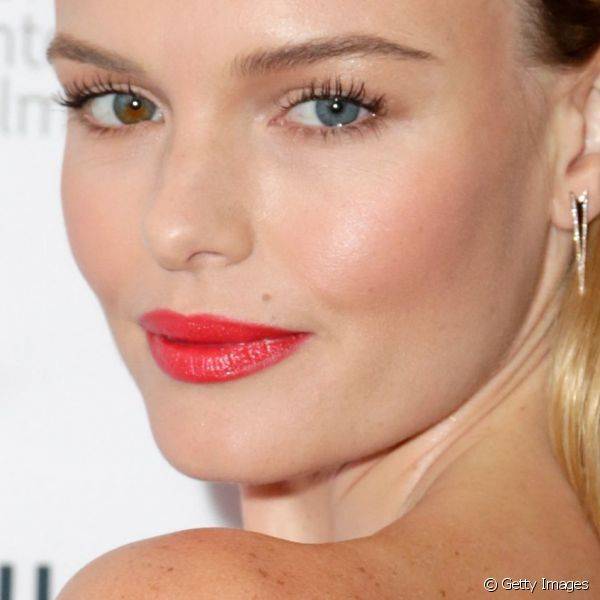 Batons de cores vivas também são tendência, e Kate Bosworth é uma das adeptas deste estilo